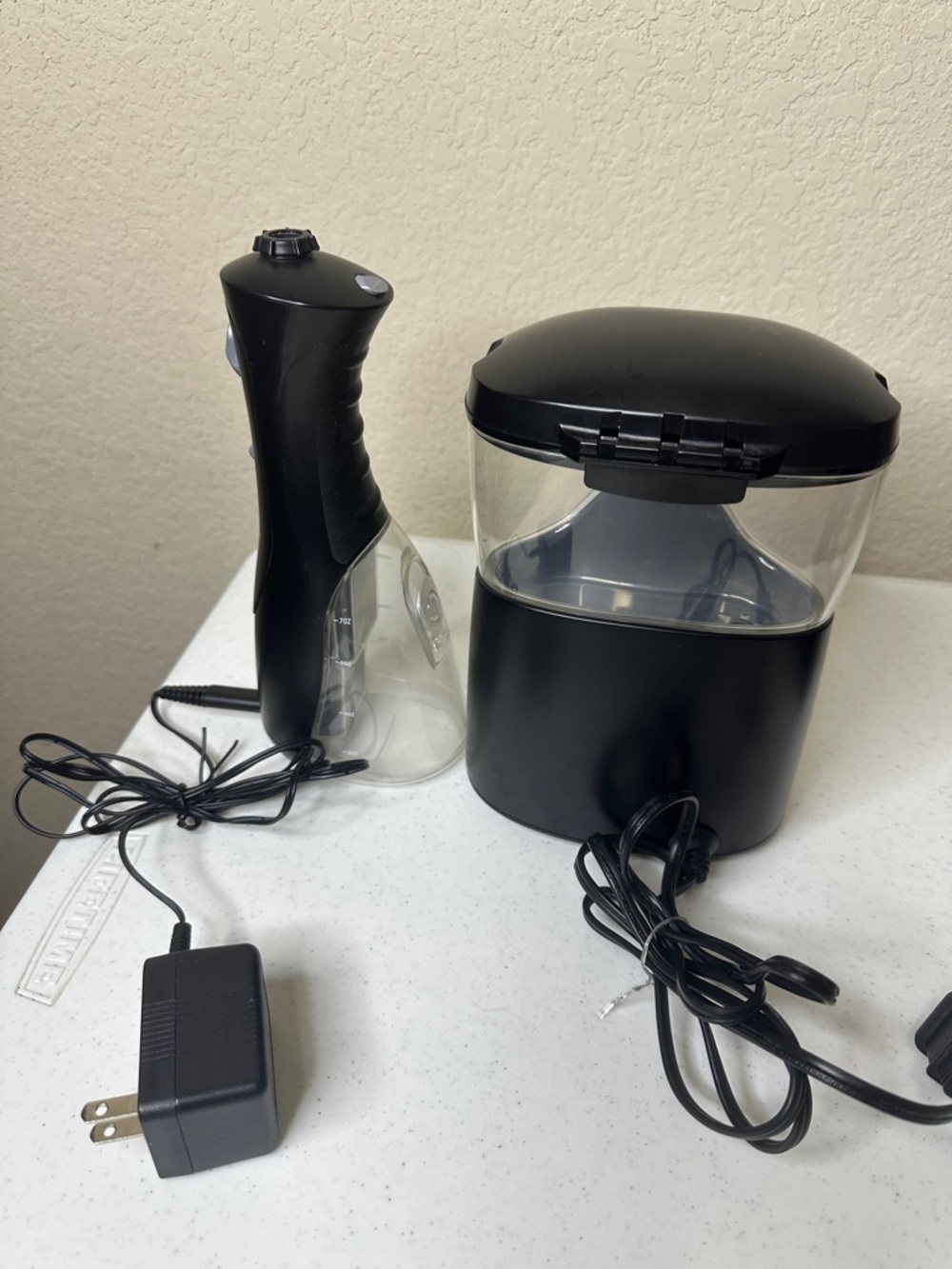 Waterpik Waterflosser - Picture 3 of 12